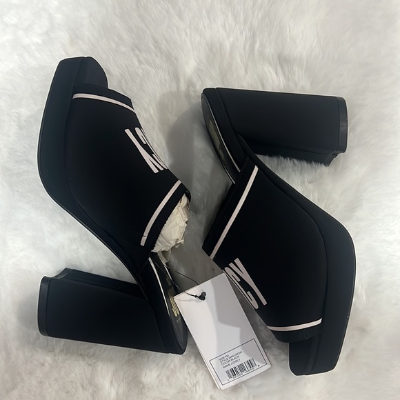 Juicy Couture Black White Girly Open Toe Heeled Sandal - Picture 9 of 12